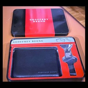 NIB Geoffrey Beene Leather Wallet w Keychain
